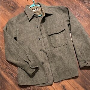 Men's Khaki Uniqlo Shacket 🧥